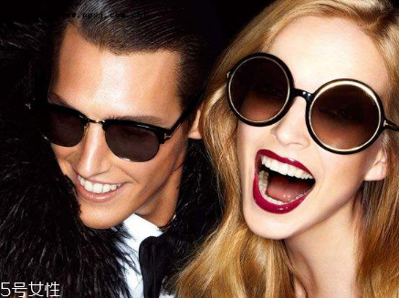 太陽(yáng)鏡輕好還是重好？太陽(yáng)鏡買輕的還是重的？