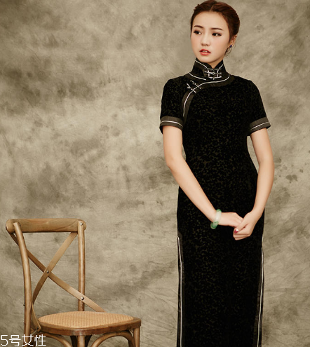 中國(guó)風(fēng)連衣裙怎么搭配？中國(guó)風(fēng)連衣裙搭配圖片