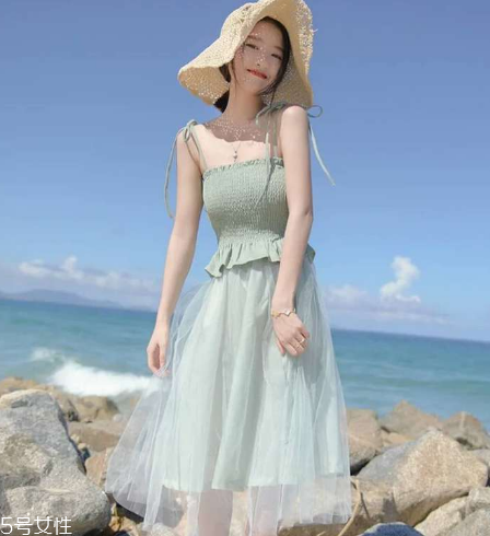 綠色衣服怎么搭配？綠色衣服搭配技巧