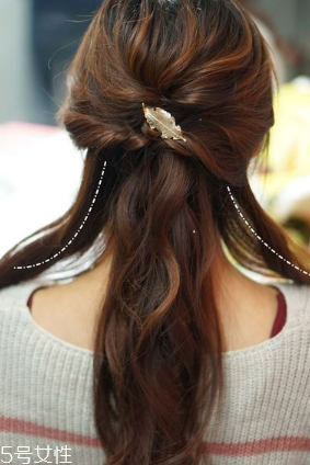 頭發(fā)少適合什么編發(fā) 發(fā)量少編發(fā)教程一步一步教 頭發(fā)少適合什么編發(fā) 發(fā)量少編發(fā)教程一步一步教