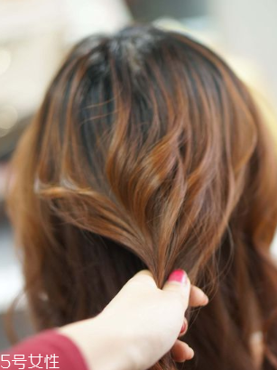 頭發(fā)少適合什么編發(fā) 發(fā)量少編發(fā)教程一步一步教 頭發(fā)少適合什么編發(fā) 發(fā)量少編發(fā)教程一步一步教