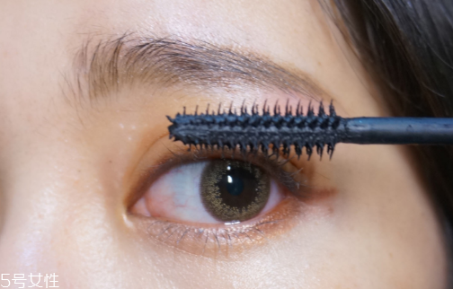 睫毛怎么刷卷翹持久 多一個(gè)步驟讓睫毛更卷翹持久 睫毛怎么刷卷翹持久 多一個(gè)步驟讓睫毛更卷翹持久