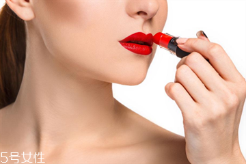 掉色的口紅好還是不掉色的口紅好 不掉色的口紅好不好 掉色的口紅好還是不掉色的口紅好 不掉色的口紅好不好