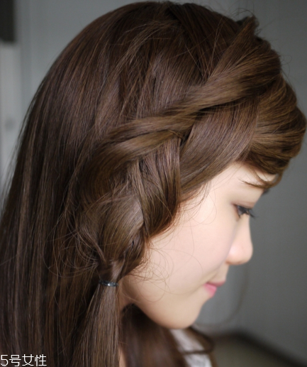 劉海過渡期怎么編發(fā)好看 劉海過渡期3個(gè)超簡單編發(fā)教程 劉海過渡期怎么編發(fā)好看 劉海過渡期3個(gè)超簡單編發(fā)教程