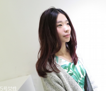 燙發(fā)棒怎么卷發(fā) 燙發(fā)棒怎么打造慵懶長卷發(fā) 燙發(fā)棒怎么卷發(fā) 燙發(fā)棒怎么打造慵懶長卷發(fā)