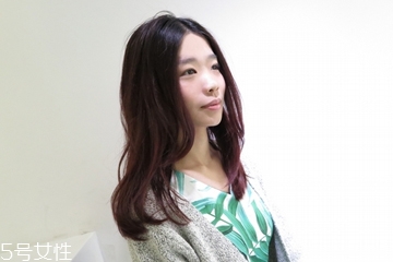 燙發(fā)棒怎么卷發(fā) 燙發(fā)棒怎么打造慵懶長卷發(fā) 燙發(fā)棒怎么卷發(fā) 燙發(fā)棒怎么打造慵懶長卷發(fā)