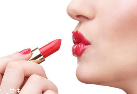 掉色的口紅好還是不掉色的口紅好 不掉色的口紅好不好 掉色的口紅好還是不掉色的口紅好 不掉色的口紅好不好