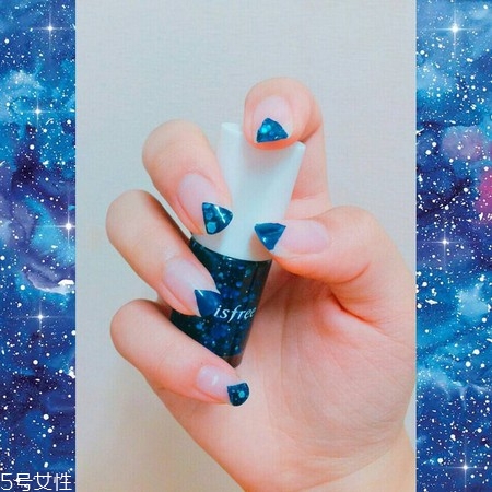 倒三角幾何美甲圖片 倒三角幾何美甲樣式大全 倒三角幾何美甲圖片 倒三角幾何美甲樣式大全
