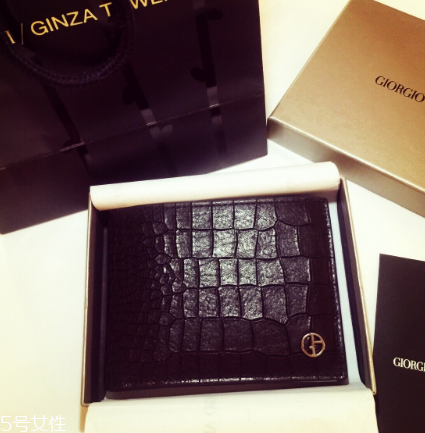 阿瑪尼錢包貴嗎？阿瑪尼錢包專柜價格