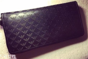 阿瑪尼錢包貴嗎？阿瑪尼錢包專柜價格