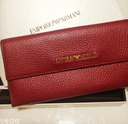 阿瑪尼錢(qián)包什么檔次？阿瑪尼錢(qián)包高檔嗎？