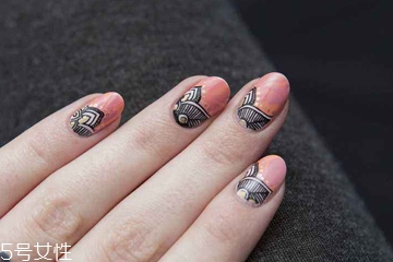 去光水是什么 去光水會(huì)傷害指甲嗎 去光水是什么 去光水會(huì)傷害指甲嗎