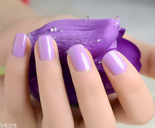 去光水是什么 去光水會(huì)傷害指甲嗎 去光水是什么 去光水會(huì)傷害指甲嗎