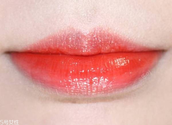 ysl唇釉105和12的區(qū)別 圣羅蘭ysl唇釉105和12哪個好看 ysl唇釉105和12的區(qū)別 圣羅蘭ysl唇釉105和12哪個好看