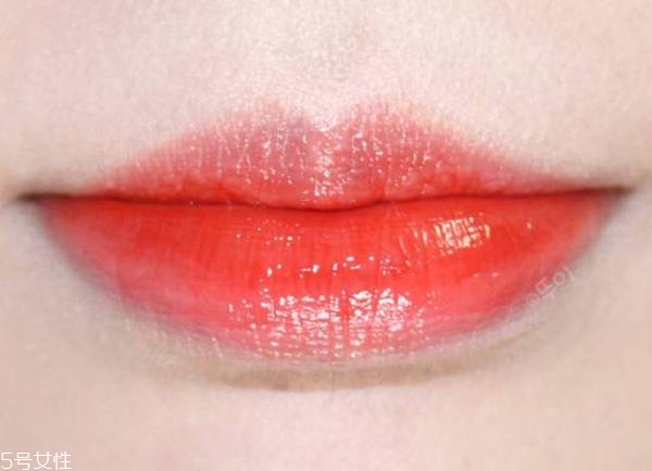 ysl唇釉105和12的區(qū)別 圣羅蘭ysl唇釉105和12哪個好看 ysl唇釉105和12的區(qū)別 圣羅蘭ysl唇釉105和12哪個好看