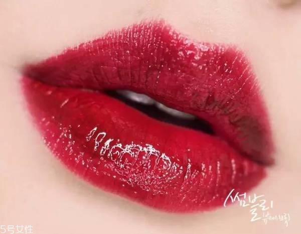 ysl唇釉105和12的區(qū)別 圣羅蘭ysl唇釉105和12哪個好看 ysl唇釉105和12的區(qū)別 圣羅蘭ysl唇釉105和12哪個好看