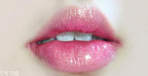 ysl唇釉105和12的區(qū)別 圣羅蘭ysl唇釉105和12哪個好看 ysl唇釉105和12的區(qū)別 圣羅蘭ysl唇釉105和12哪個好看