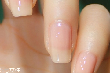 短指甲涂什么顏色顯手肥 短指甲不能碰的美甲圖案 短指甲涂什么顏色顯手肥 短指甲不能碰的美甲圖案