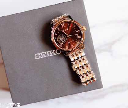 手表日期什么時候調(diào)最準(zhǔn)確？手表什么時候調(diào)日期最好？