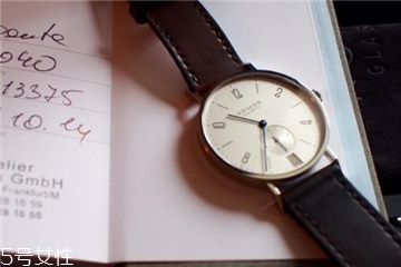 手表日期調(diào)過了怎么辦？手表日期調(diào)多了怎么調(diào)回去？