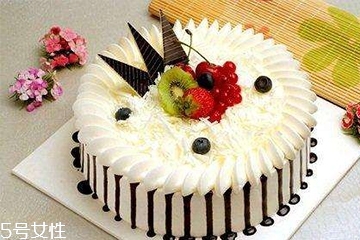 蛋糕用動(dòng)物奶油和植物奶油哪個(gè)好？動(dòng)物奶油和植物奶油區(qū)別