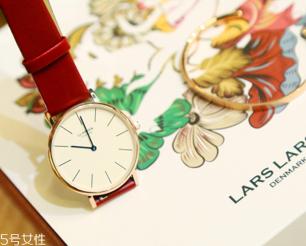 拉爾森手表和dw哪個(gè)好？lars larsen好還是dw好？