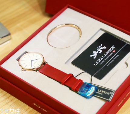 拉爾森手表和dw哪個(gè)好？lars larsen好還是dw好？