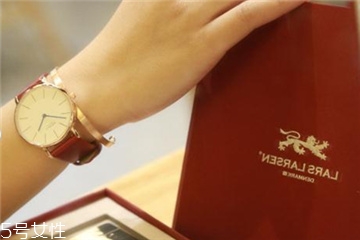 拉爾森手表和dw哪個(gè)好？lars larsen好還是dw好？