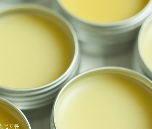 凡士林能當(dāng)眼影用嗎 凡士林當(dāng)眼影用好嗎 凡士林能當(dāng)眼影用嗎 凡士林當(dāng)眼影用好嗎