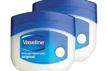 凡士林能涂牙齒上嗎 凡士林涂牙齒有什么用 凡士林能涂牙齒上嗎 凡士林涂牙齒有什么用