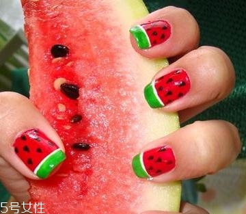 2018夏季好看的淺色系美甲合集 夏天美甲圖片款式多樣 2018夏季好看的淺色系美甲合集 夏天美甲圖片款式多樣