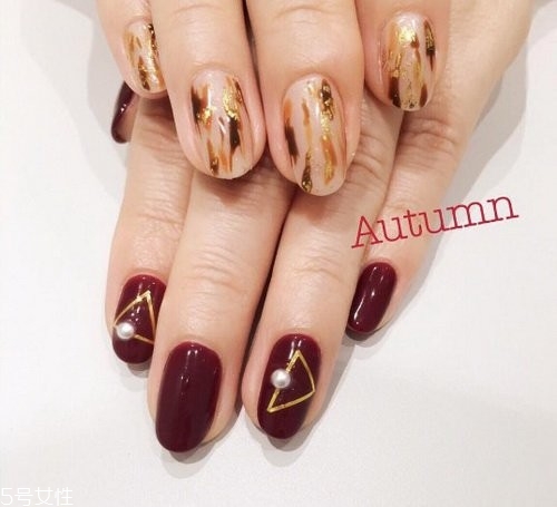 不對(duì)稱(chēng)美甲怎么配色 兩只手不一樣的美甲樣式圖 不對(duì)稱(chēng)美甲怎么配色 兩只手不一樣的美甲樣式圖