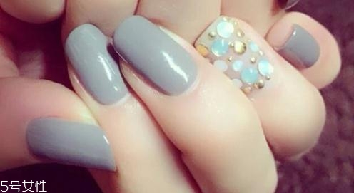 2018夏季好看的淺色系美甲合集 夏天美甲圖片款式多樣 2018夏季好看的淺色系美甲合集 夏天美甲圖片款式多樣