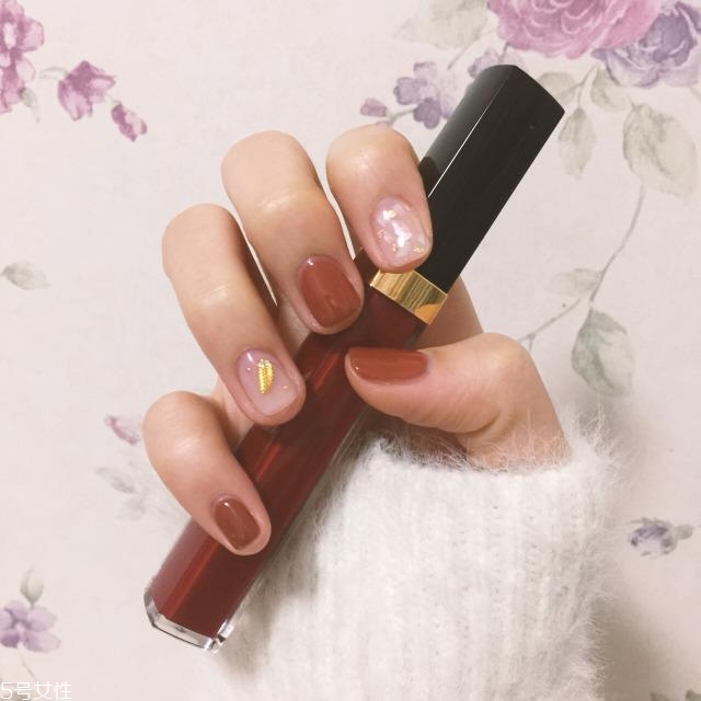 簡約好看的夏季美甲圖片 簡約顯白的美甲新款式 簡約好看的夏季美甲圖片 簡約顯白的美甲新款式