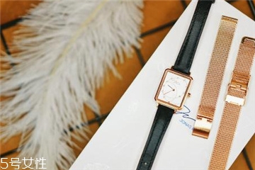 手表掉色怎樣處理？手表褪色補色方法