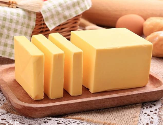 黃油可以直接抹頭發(fā)嗎 黃油抹頭發(fā)的功效 黃油可以直接抹頭發(fā)嗎 黃油抹頭發(fā)的功效