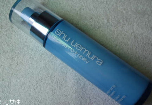 美白精華使用在眼周會怎樣 美白精華能用在眼周嗎 美白精華使用在眼周會怎樣 美白精華能用在眼周嗎