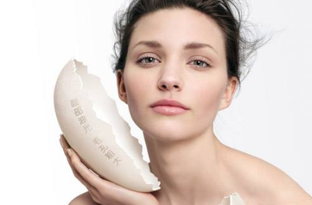 美白精華使用在眼周會怎樣 美白精華能用在眼周嗎 美白精華使用在眼周會怎樣 美白精華能用在眼周嗎