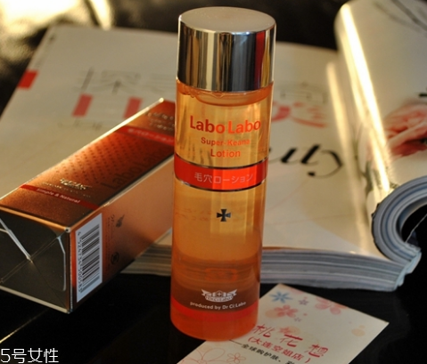 護膚時用手還是化妝棉好 護膚正確方法 護膚時用手還是化妝棉好 護膚正確方法