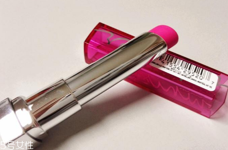 來(lái)姨媽可以涂口紅嗎 月經(jīng)期間可以涂口紅嗎 來(lái)姨媽可以涂口紅嗎 月經(jīng)期間可以涂口紅嗎