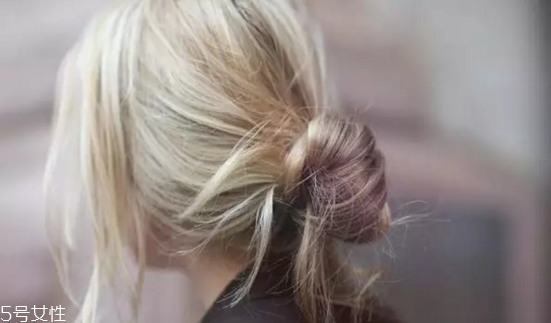 香蕉丸子頭怎么扎好看 香蕉丸子頭最快速簡單教程 香蕉丸子頭怎么扎好看 香蕉丸子頭最快速簡單教程