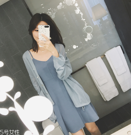 黃皮適合什么顏色裙子？什么顏色裙子適合黃皮女生？