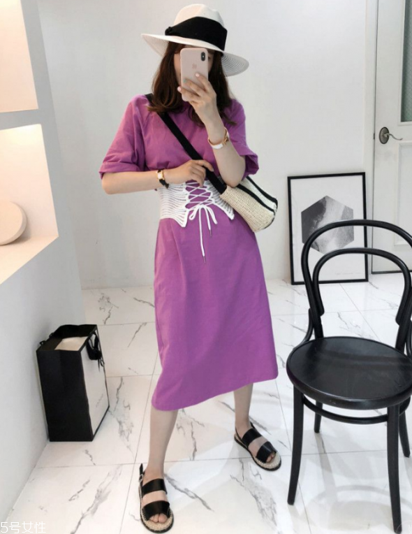 t恤裙怎么搭配鞋子 t恤裙搭配技巧 t恤裙怎么搭配鞋子 t恤裙搭配技巧