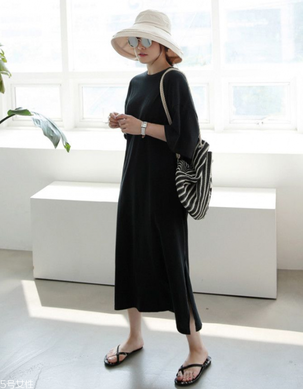 t恤裙怎么搭配鞋子 t恤裙搭配技巧 t恤裙怎么搭配鞋子 t恤裙搭配技巧