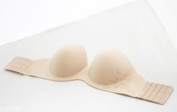 t恤裙怎么搭配鞋子 t恤裙搭配技巧 t恤裙怎么搭配鞋子 t恤裙搭配技巧