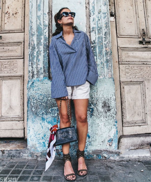 黑色t恤掉毛怎么辦 黑色t恤掉毛怎么處理 黑色t恤掉毛怎么辦 黑色t恤掉毛怎么處理