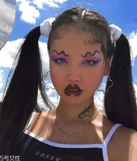 王菊波浪眉怎么畫 王菊同款波浪眉詳細(xì)畫法教程 王菊波浪眉怎么畫 王菊同款波浪眉詳細(xì)畫法教程