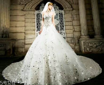 婚紗可以穿兩次嗎？婚紗穿兩次不好嗎？