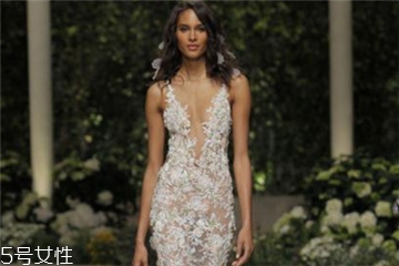 婚紗可以配涼鞋嗎？婚紗搭配涼鞋可以嗎？