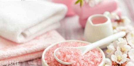 孕婦可以用浴鹽嗎 浴鹽孕婦能用嗎 孕婦可以用浴鹽嗎 浴鹽孕婦能用嗎